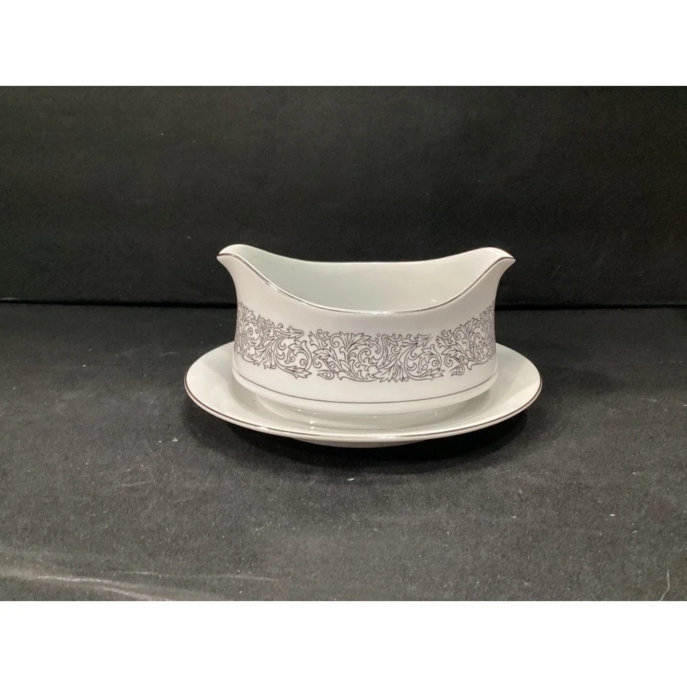 Brookwood Porcelain by Interpace‎ Corporation M2001 Santiago Gravy Boat